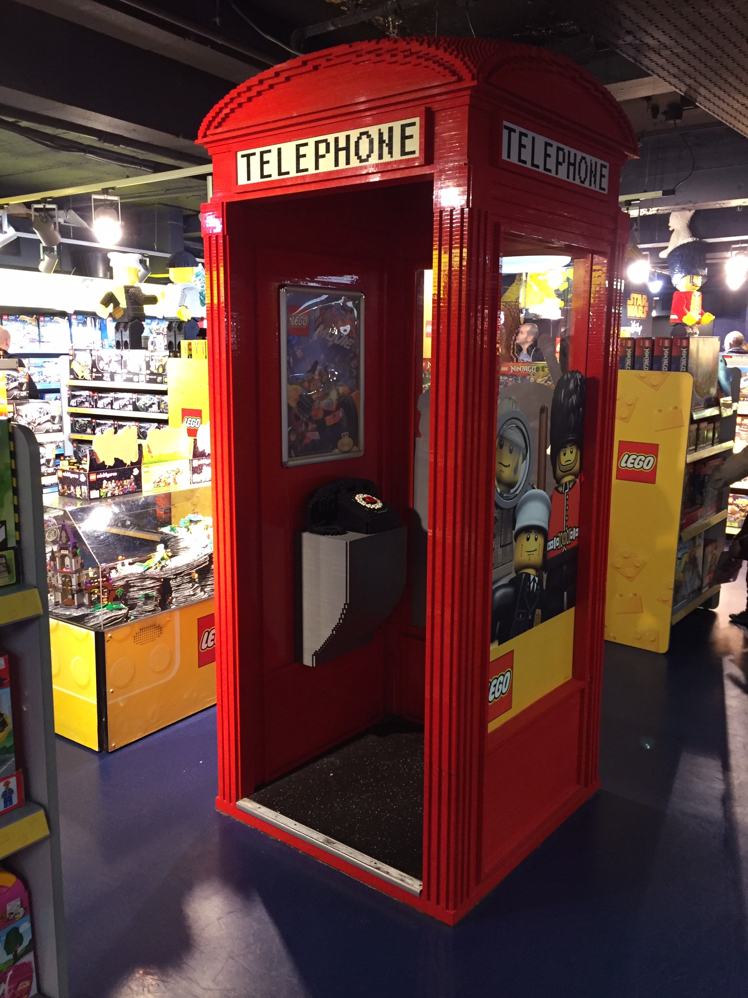 Cabine téléphonique en lego